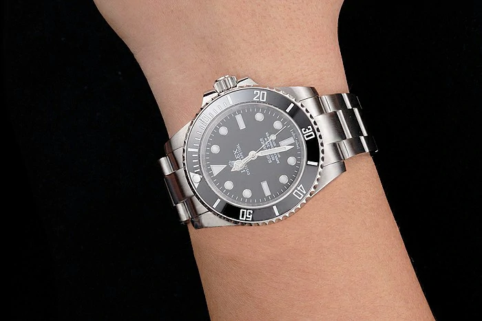 Rolex Submariner No Date Black Dial And Bezel Stainless Steel Case And Bracelet new121624