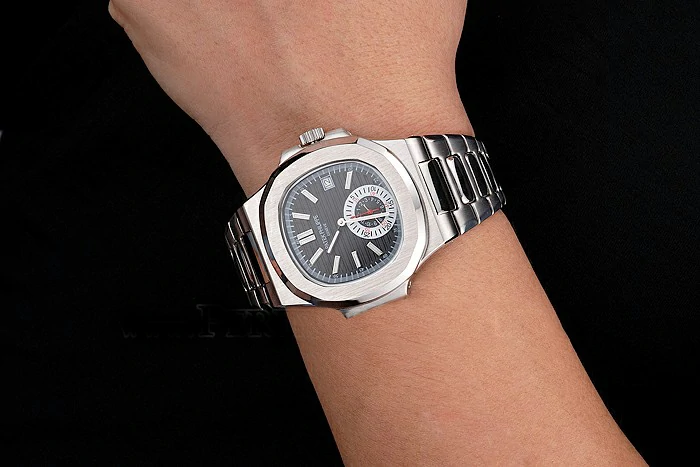 Patek Philippe Nautilus Black Dial Stainless Steel Case And Bracelet new121972