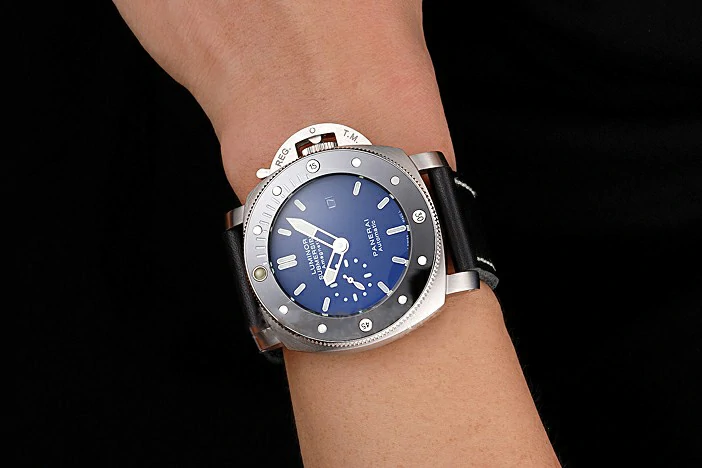 Panerai Luminor Submersible Black Dial Stainless Steel Case Black Bezel Black Leather Strap new122053