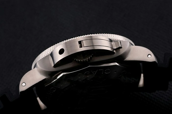 Panerai Luminor Submersible Black Dial Stainless Steel Case Black Bezel Black Rubber Strap new122097