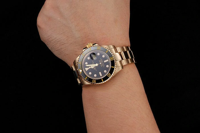Rolex Submariner Black Dial Black Bezel Yellow Gold Case And Bracelet new122153