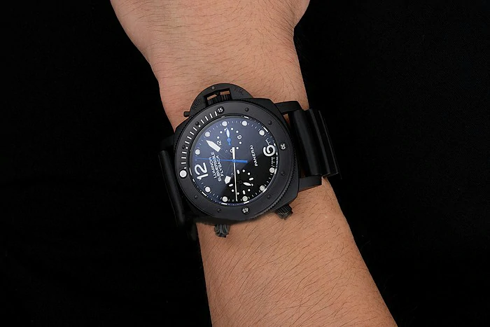 Panerai Luminor Submersible Flyback GMT Black Dial Black Ionized Case Black Rubber Strap new122228