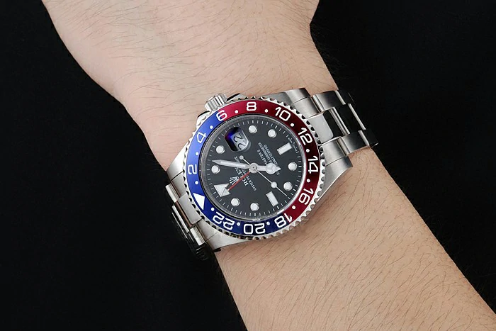 Rolex GMT Master II Blue Rose Red Bezel Black Dial Tachymeter new93092