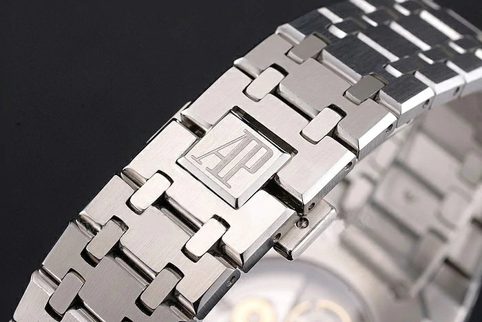 Audemars Piguet Royal Oak White Dial Stainless Steel Case And Bracelet new121560