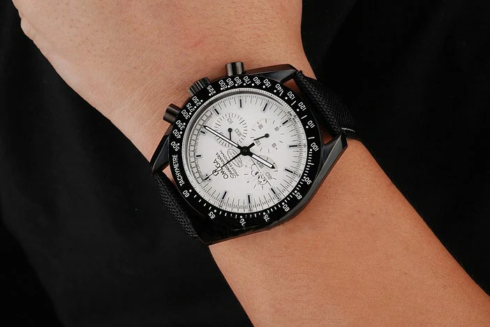 Omega Speedmaster Professional Apollo 13 Silver Snoopy Award White Dial Black Case Black Nylon Strap new122136