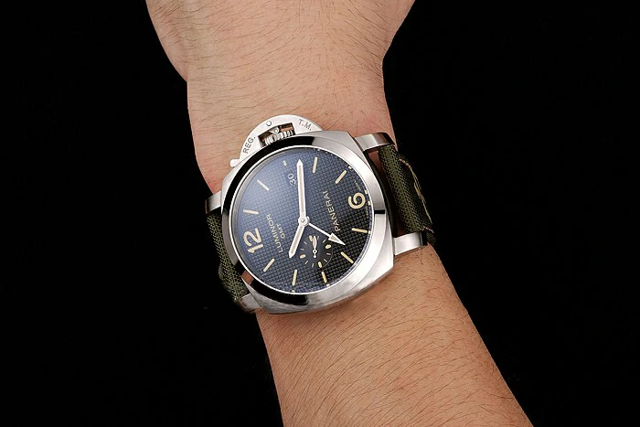 Panerai Luminor 1950 3 Days GMT Silver Case Black Dial Green Bracelet new124470