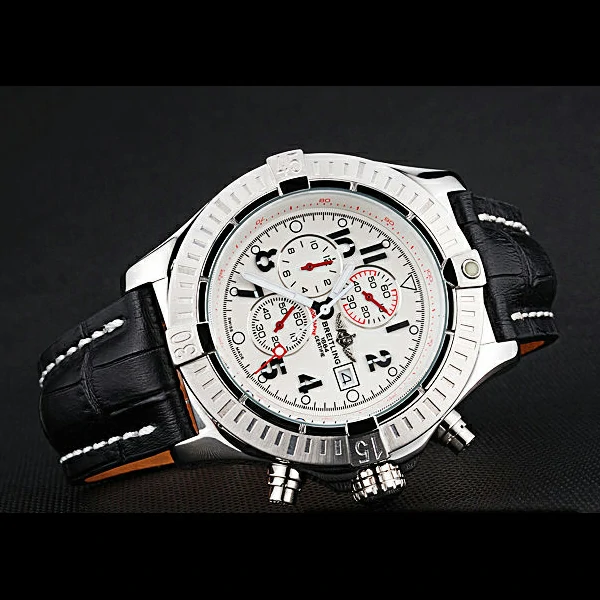 Breitling Avenger new57468