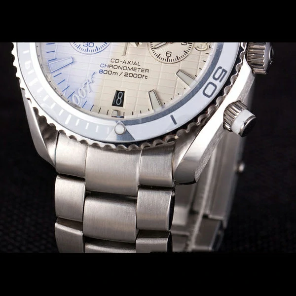 Omega James Bond Skyfall Chronometer Watch with White Dial and White Bezel new59465