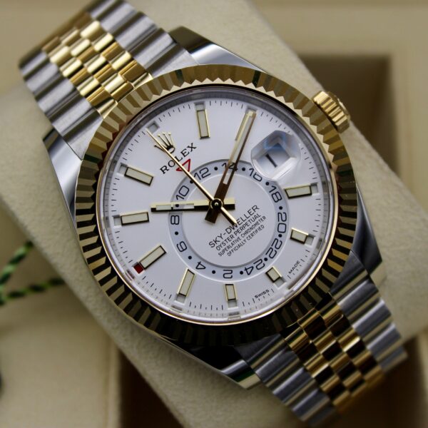 Replica Rolex Sky-Dweller Fluted Bezel White Dial Jubilee Watch