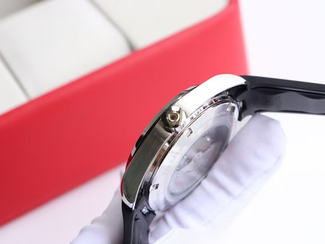 Omega Seamaster Aqua Terra Grey Dial Black Rubber Strap 42MM Watch