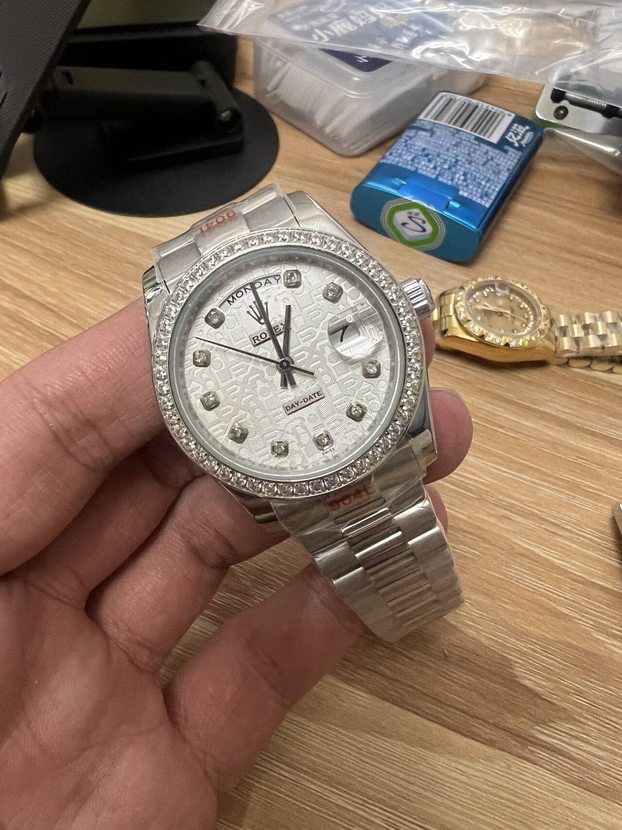 Rolex Day-Date Diamond Bezel Silver Dial 36mm Watch New241107
