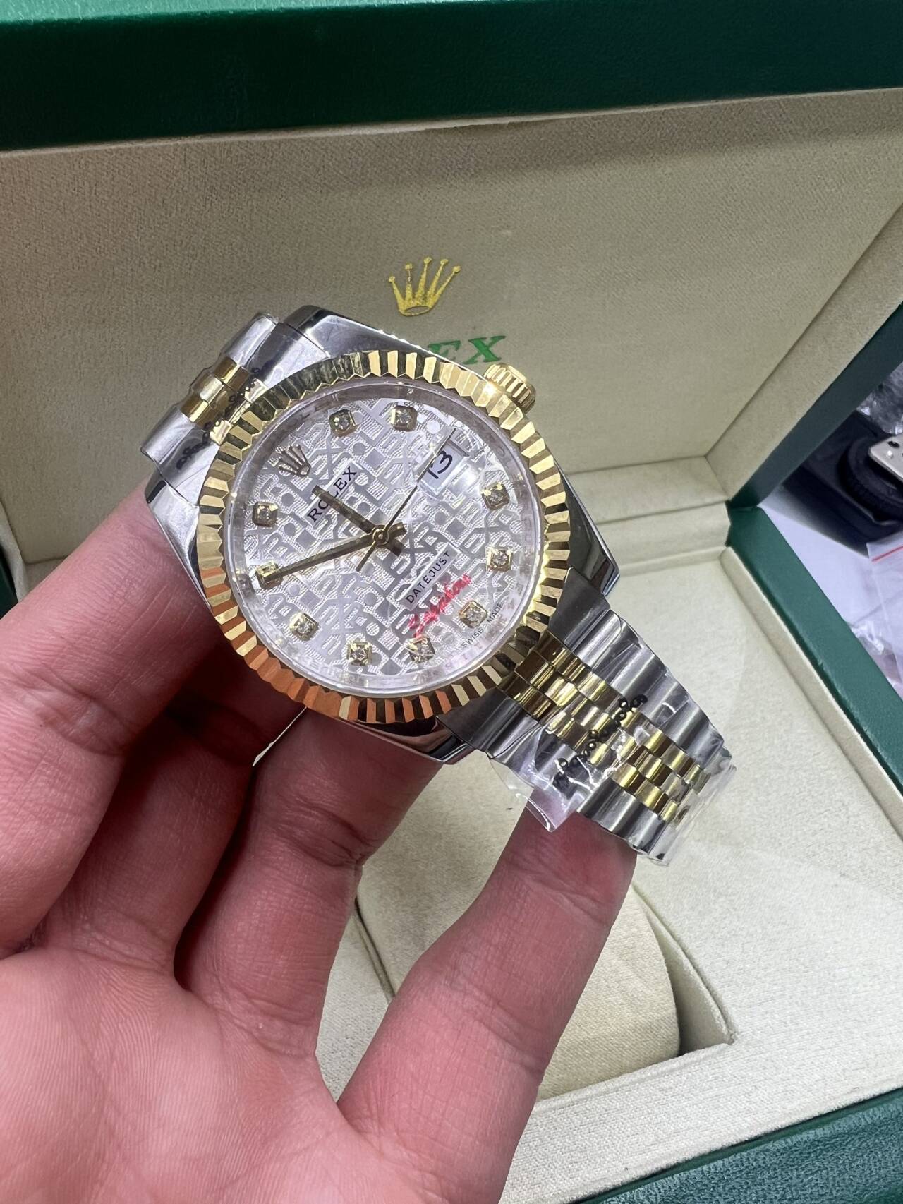 Replica Rolex Datejust Silver Dial Fluted Bezel 36MM Watch New241111