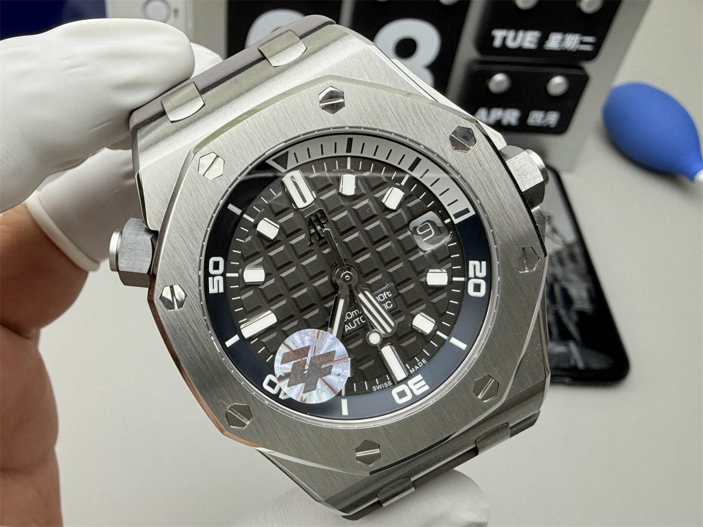 AP 15720 Replica – Royal Oak Offshore 42mm Stainless Steel Watch