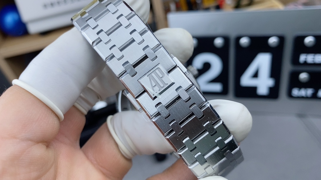 Audemars Piguet 15500 Blue – Premium APS Factory Royal Oak Replica