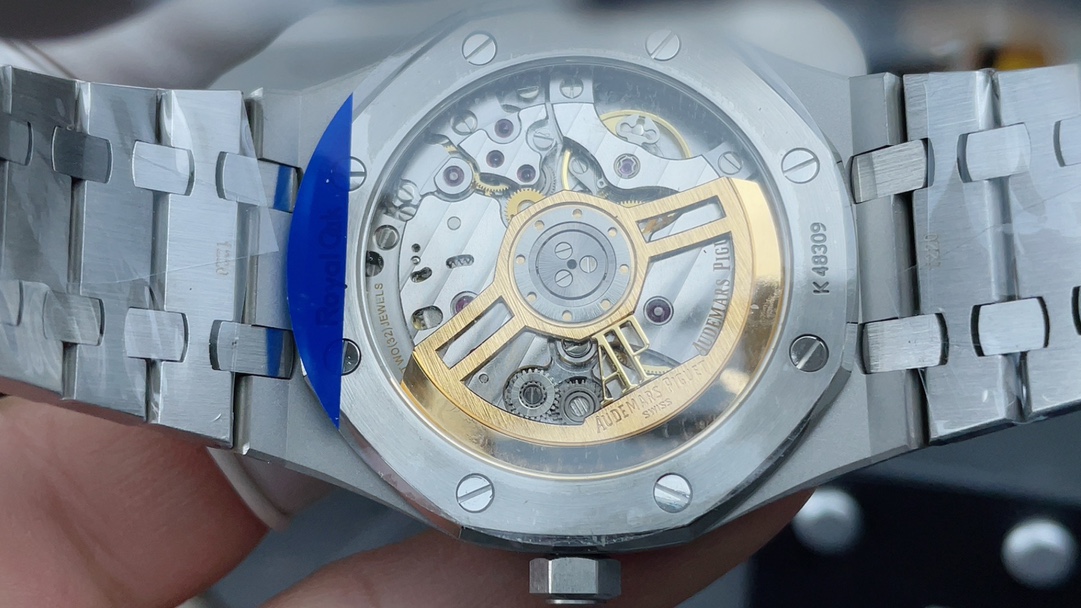 Audemars Piguet 15500 Grey – 41 mm Rose Steel Royal Oak with Cal.4302 Automatic Movement