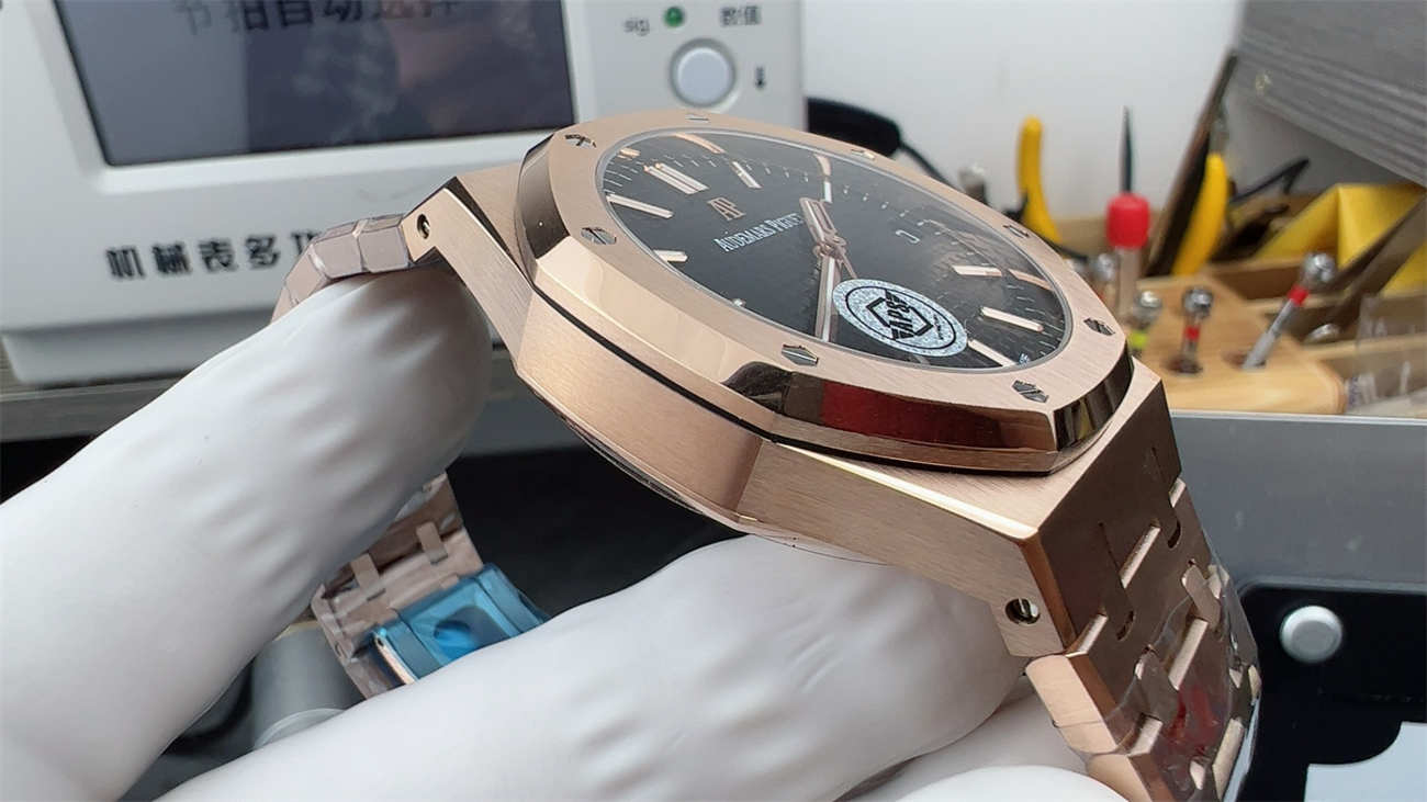 Audemars Piguet 15500 – Premium Royal Oak 41mm Rose Gold Automatic Watch