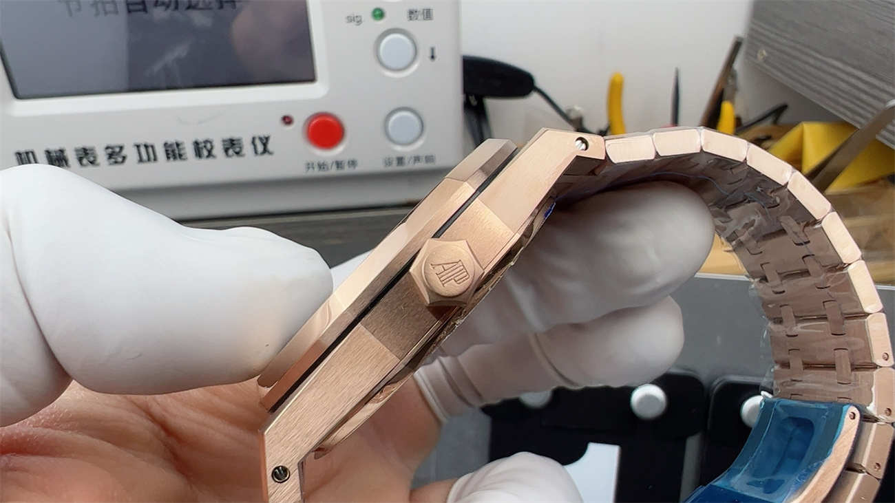 Audemars Piguet 15500 – Premium Royal Oak 41mm Rose Gold Automatic Watch