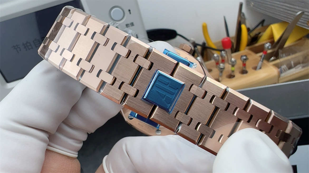 Audemars Piguet 15500 – Premium Royal Oak 41mm Rose Gold Automatic Watch
