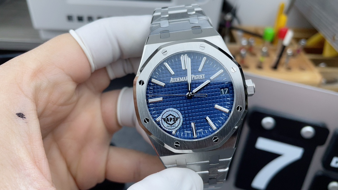 Audemars Piguet 15510 Blue – Royal Oak 41 mm Stainless Steel Watch