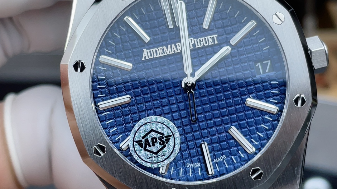 Audemars Piguet 15510 Blue – Royal Oak 41 mm Stainless Steel Watch