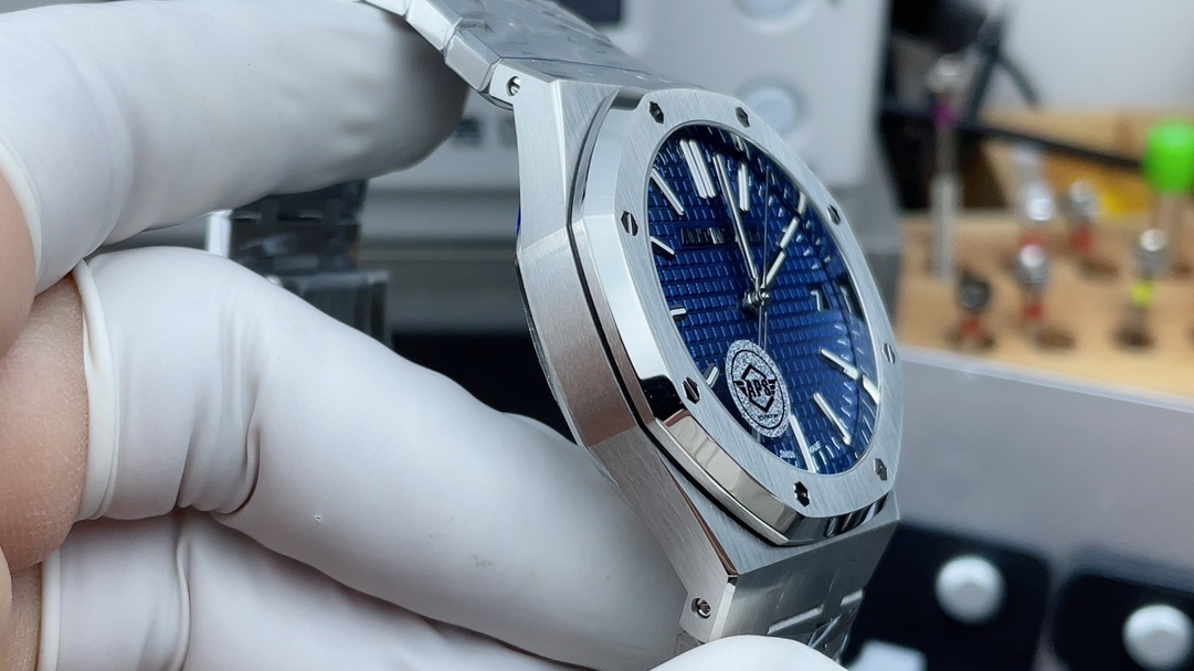 Audemars Piguet 15510 Blue – Royal Oak 41 mm Stainless Steel Watch