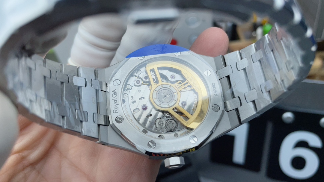 Audemars Piguet 15510 White — Royal Oak 41mm Stainless Steel with White Dial