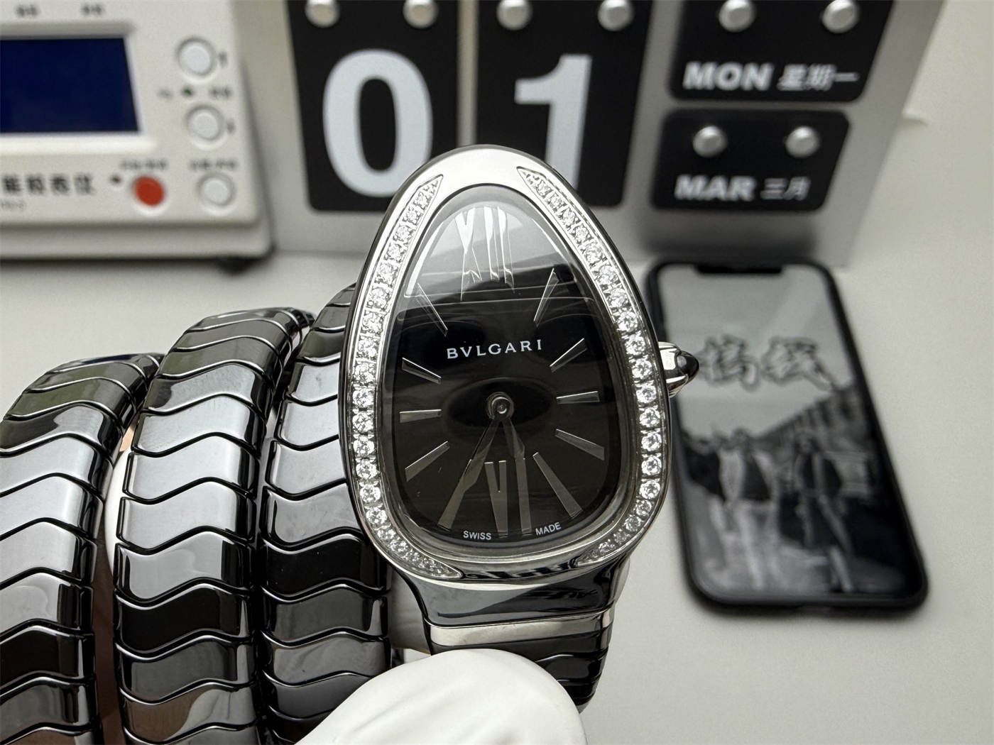 Bvlgari Serpenti 102803 Replica – Black Diamond Ceramic Watch