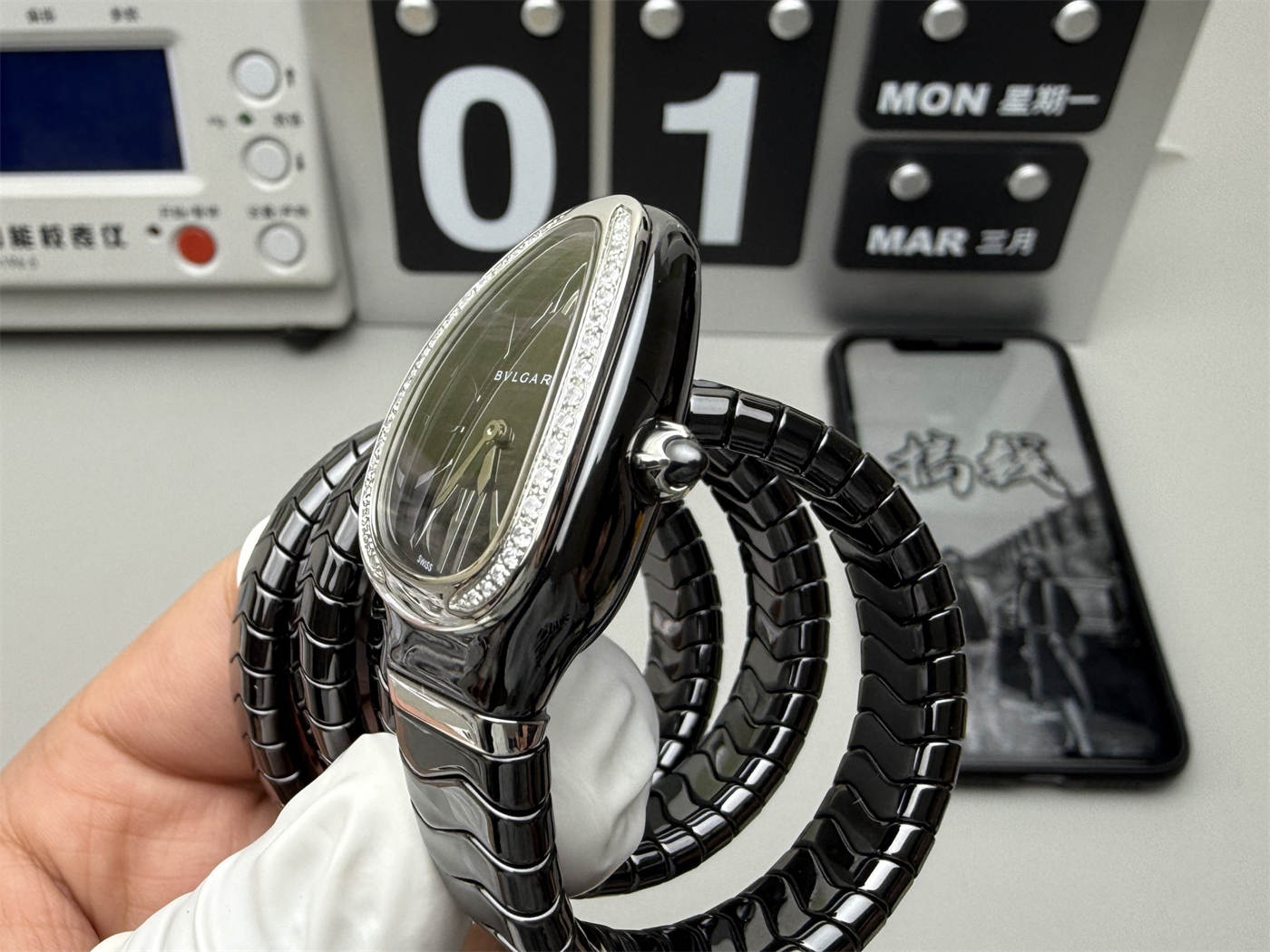 Bvlgari Serpenti 102803 Replica – Black Diamond Ceramic Watch