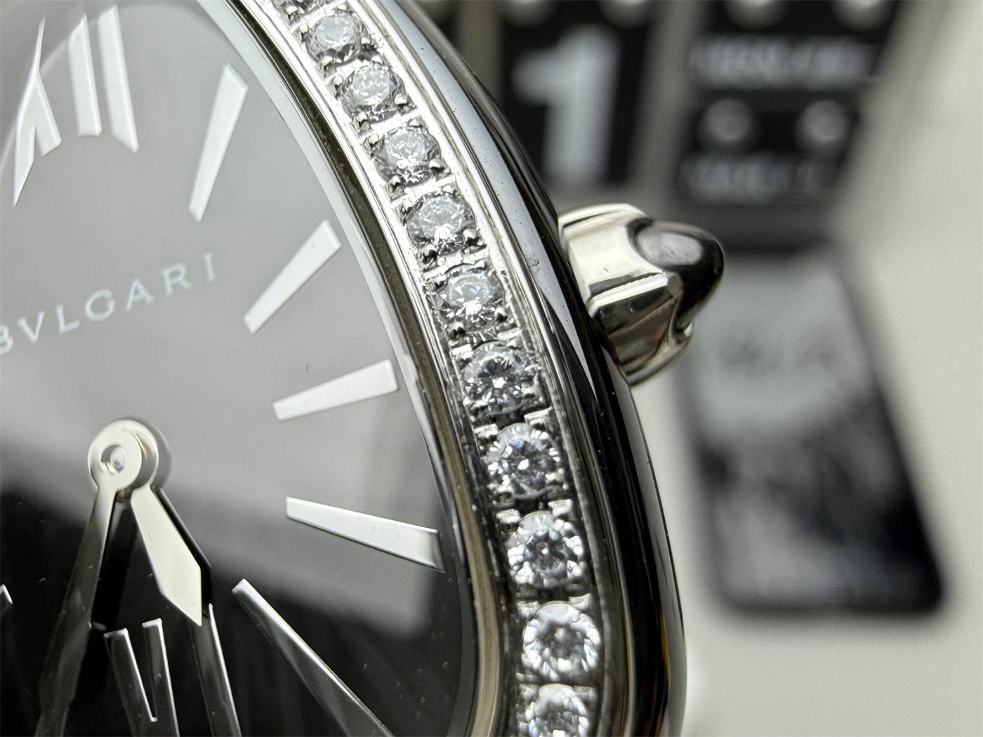 Bvlgari Serpenti 102803 Replica – Black Diamond Ceramic Watch