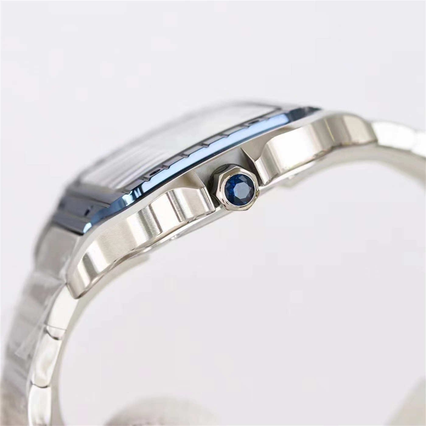 Cartier Santos Blue Bezel Replica (WSSA0047) – GF Factory [Rubber Strap]