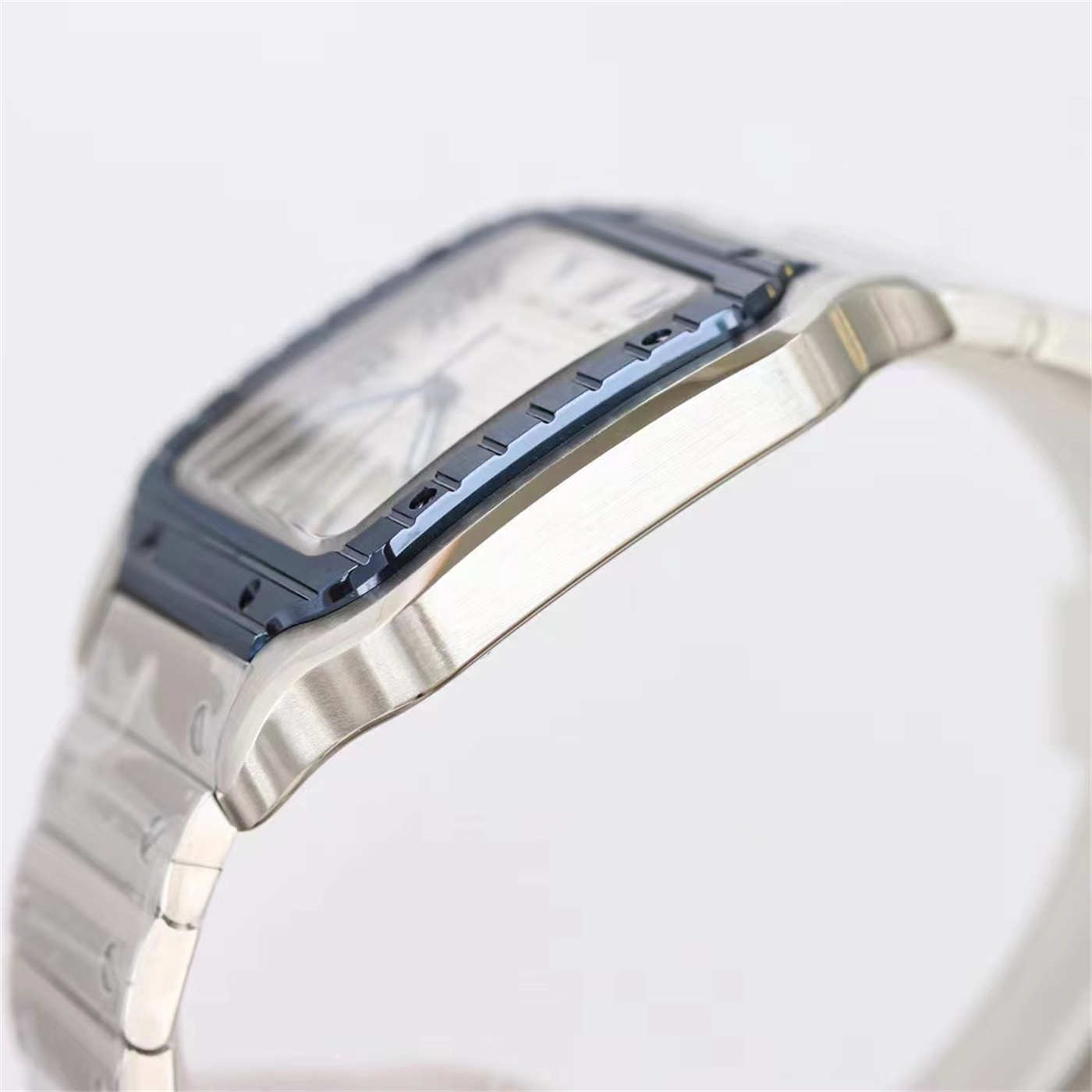 Cartier Santos Blue Bezel Replica (WSSA0047) – GF Factory [Rubber Strap]