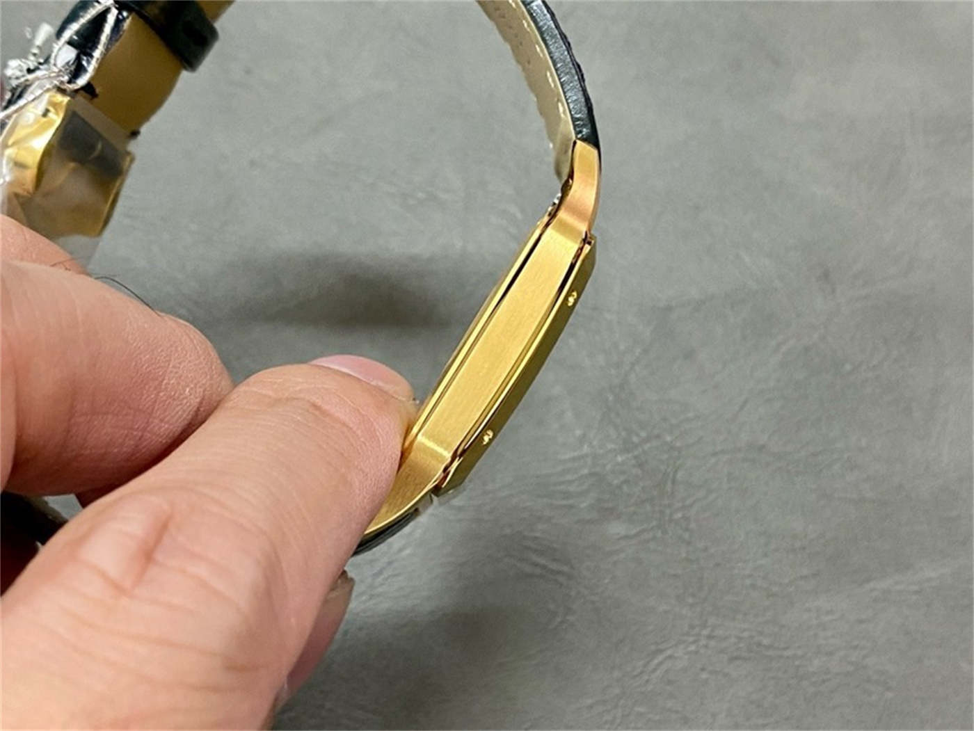 Cartier Santos Dumont XL Replica (Gold/Black) – F1 Factory [Lacquer Dial]
