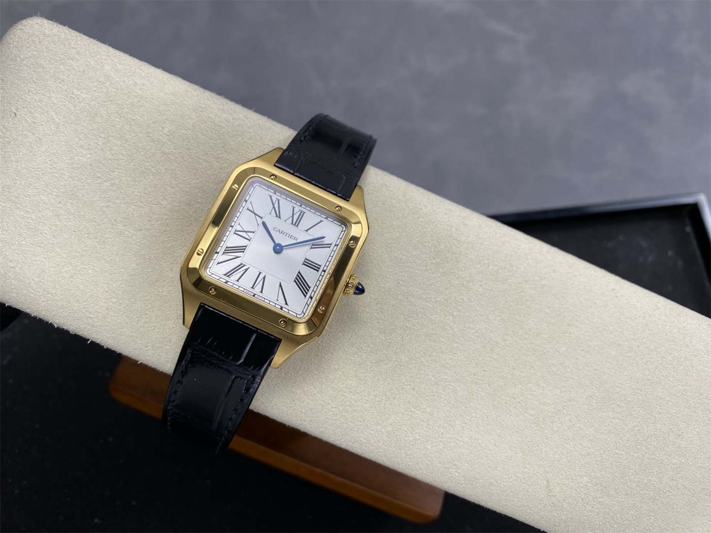 Cartier Santos Dumont XL Replica (Gold/White) – Swiss Quartz [F1 Factory]
