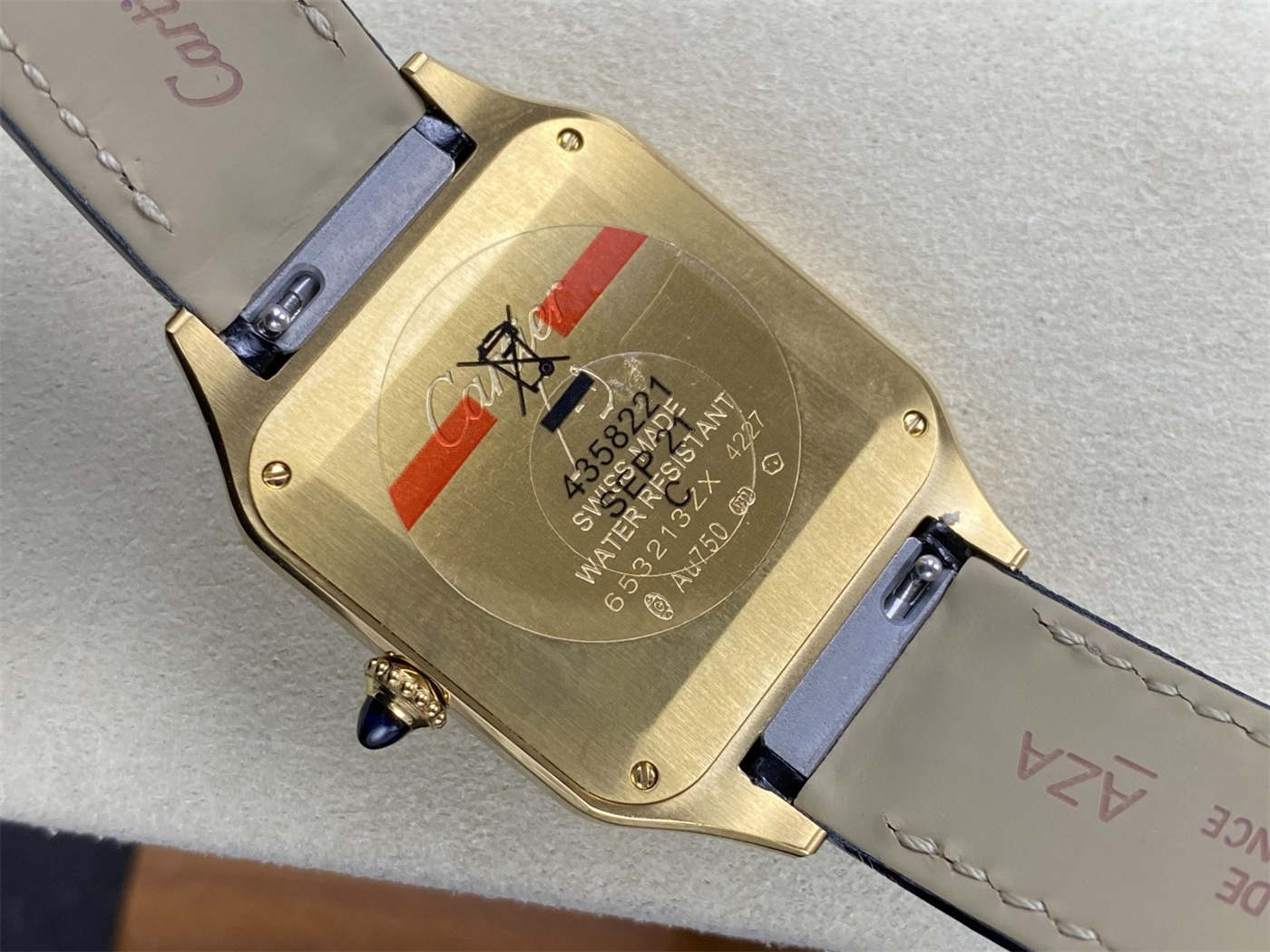 Cartier Santos Dumont XL Replica (Gold/White) – Swiss Quartz [F1 Factory]