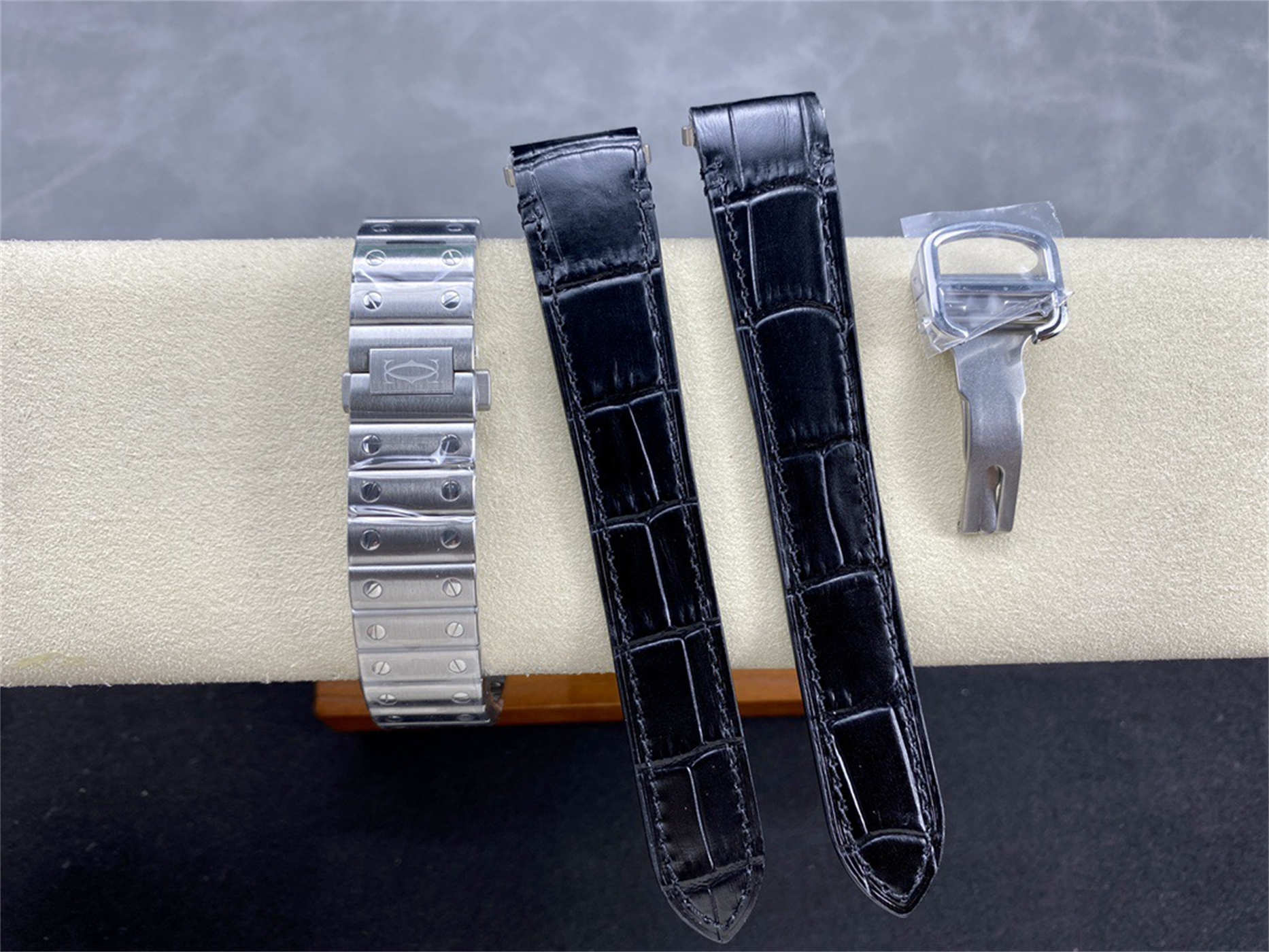 Cartier Santos Green Dial Medium Replica (WSSA0061) – BV Factory V2