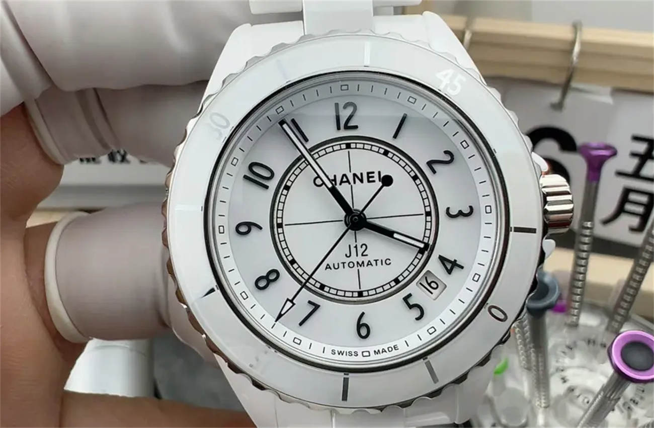 BV Factory Chanel J12 Replica Watch – White Ceramic H5700 (Calibre 12.1 Clone)