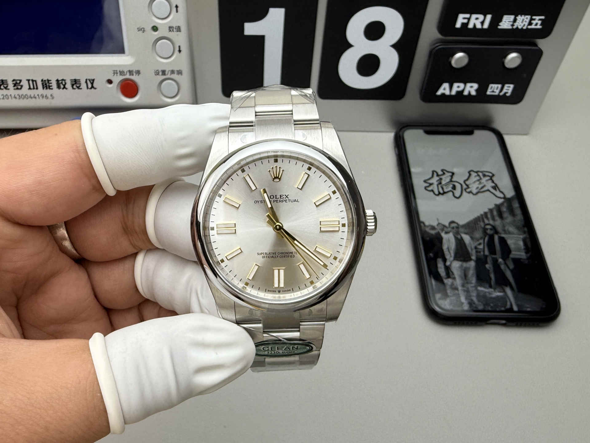 Clean Factory 124300-0001 – OP41 Silver Dial Replica with 3230 Movement