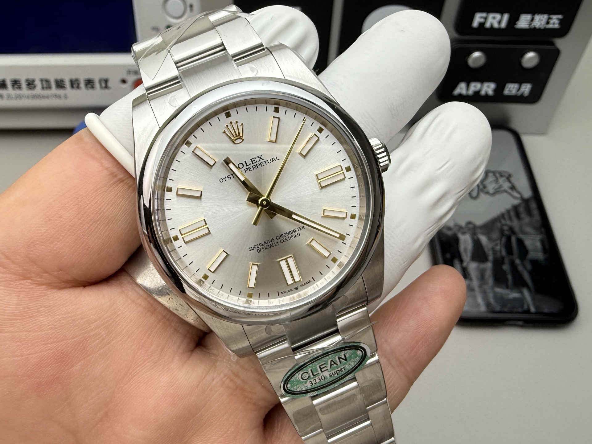 Clean Factory 124300-0001 – OP41 Silver Dial Replica with 3230 Movement