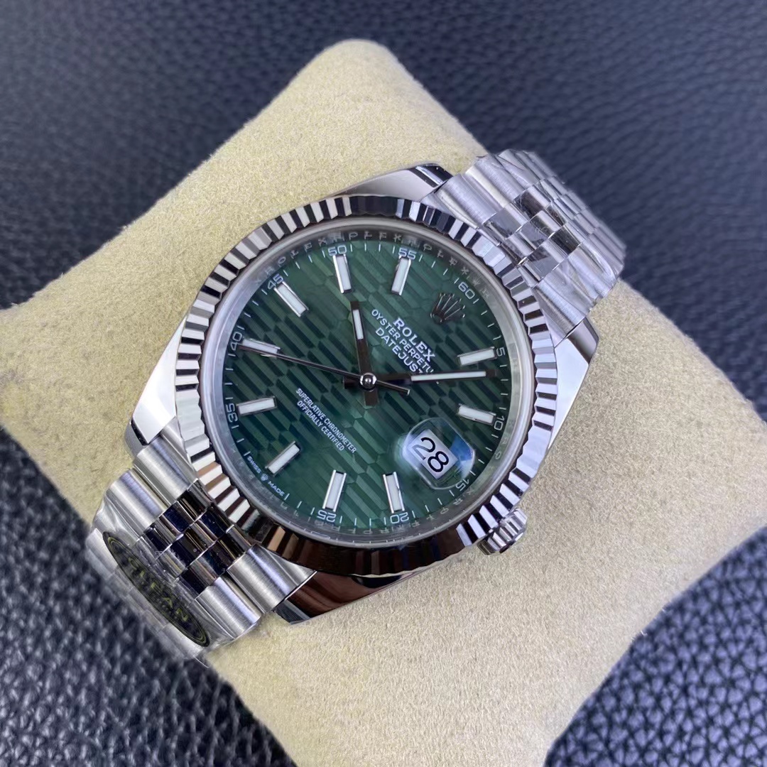 Clean Factory 126334‑0030 – 41mm Green Datejust Replica with 3235 Movement