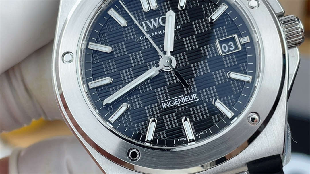 IWC Ingenieur Replica Black Dial – Premium V7 Edition Automatic Stainless Steel Watch