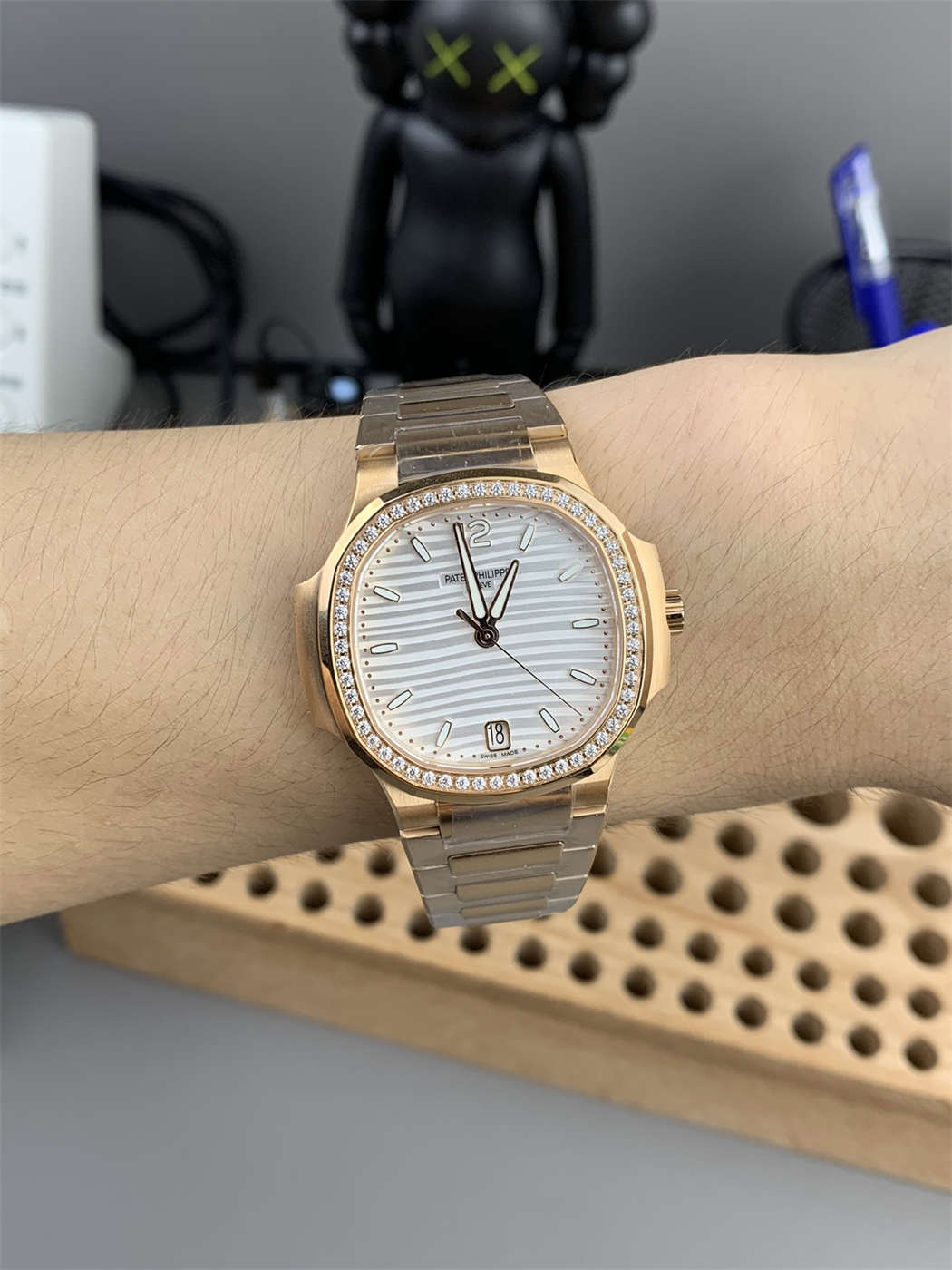 Nautilus 7118 Replica – 3K Factory Ladies Rose Gold Diamond Bezel 35.2mm