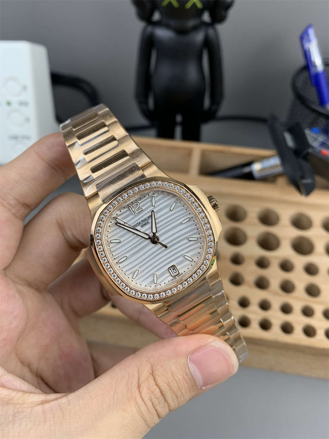 Nautilus 7118 Replica – 3K Factory Ladies Rose Gold Diamond Bezel 35.2mm