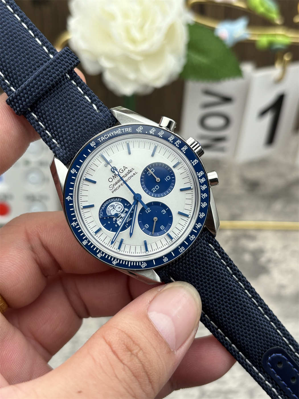 Omega Speedmaster Snoopy Replica 310.32.42.50.02.001 – Silver Snoopy Manual Chronograph 42mm