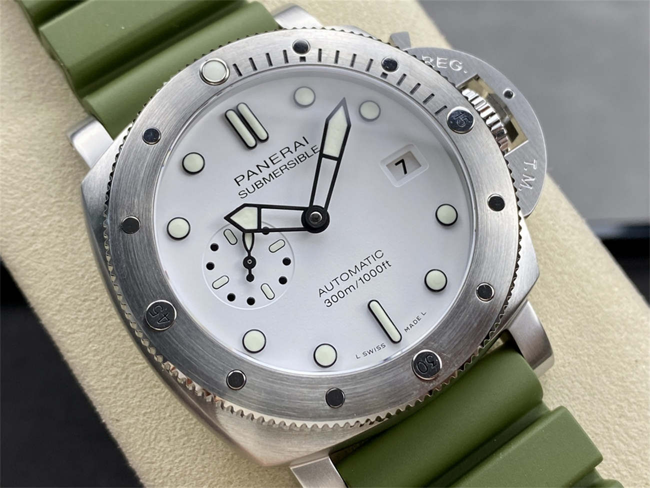 VS Factory Panerai Submersible Replica – PAM1226 QuarantaQuattro (White Dial)