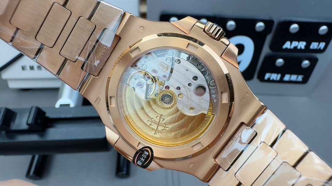 Patek Philippe 5711R Replica – 3K Factory Rose Gold Nautilus with Champagne Gold Dial