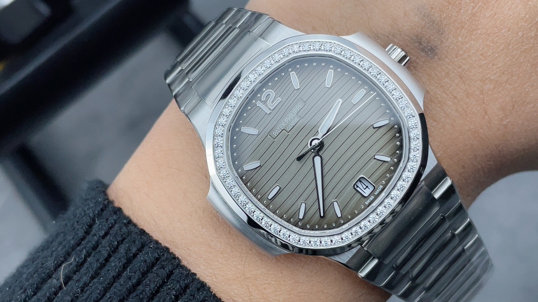 Patek Philippe Nautilus 7118 Replica – Grey Dial Diamond Bezel Ladies Watch