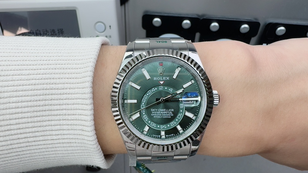 ZF Factory Rolex Sky Dweller Green Dial Replica – Jubilee Bracelet 42mm Luxury GMT Annual Calendar Watch