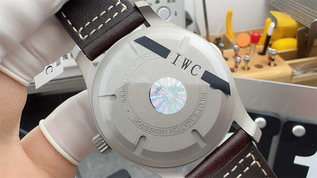 V7 Mark 18 Titanium Replica Watch – Lightweight Pilot Design with Premium Finishing