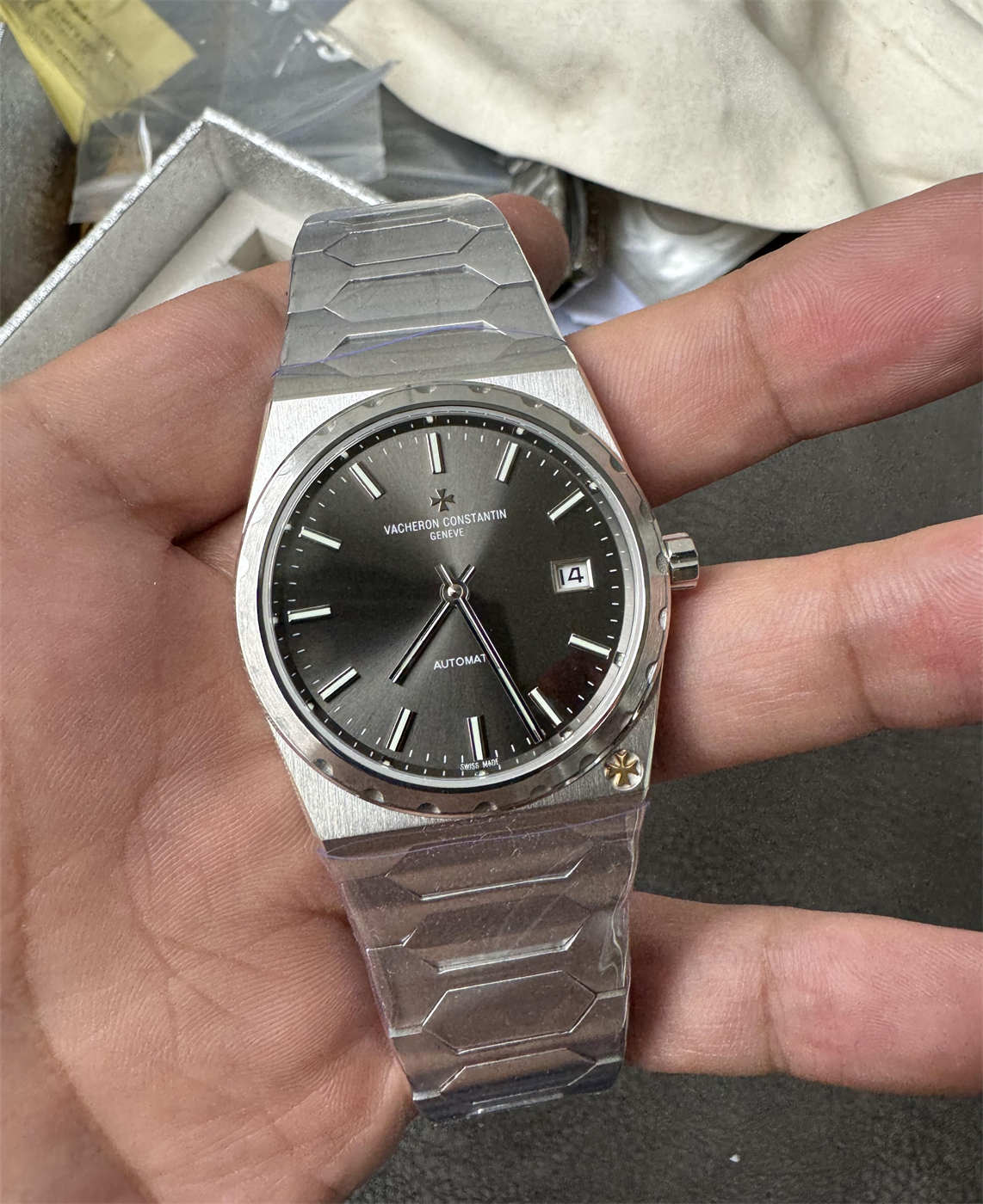 Vacheron Constantin 222 Replica (Stainless Steel) – Grey Dial [V9 Factory]