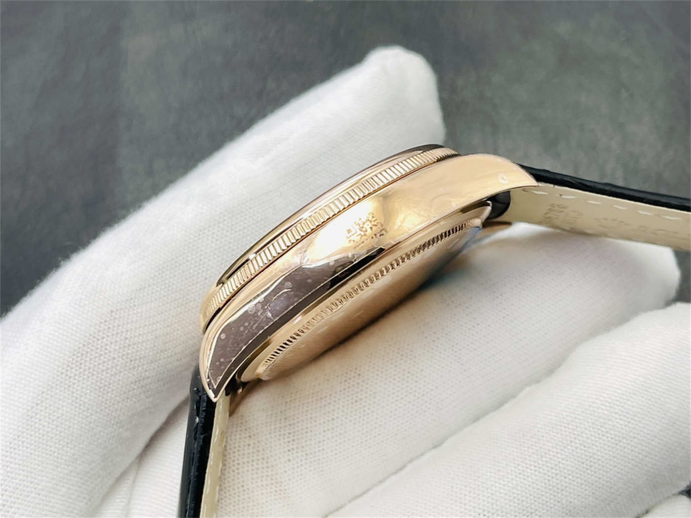 VR Factory Rolex Cellini Date Rose Gold Replica – M50515-0010 39mm